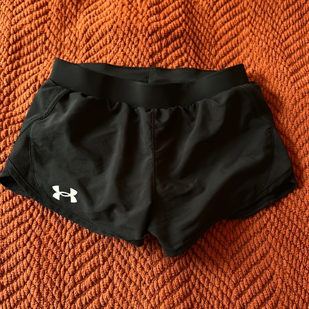 UNDER ARMOUR athletic shorts